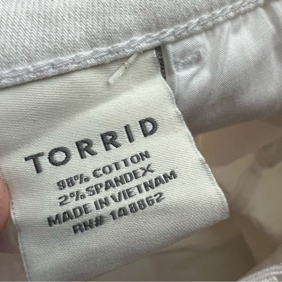 Torrid 3.5” Mid Rise Boyfriend Stretch Shorts Womens Size 12 - Picture 9 of 9